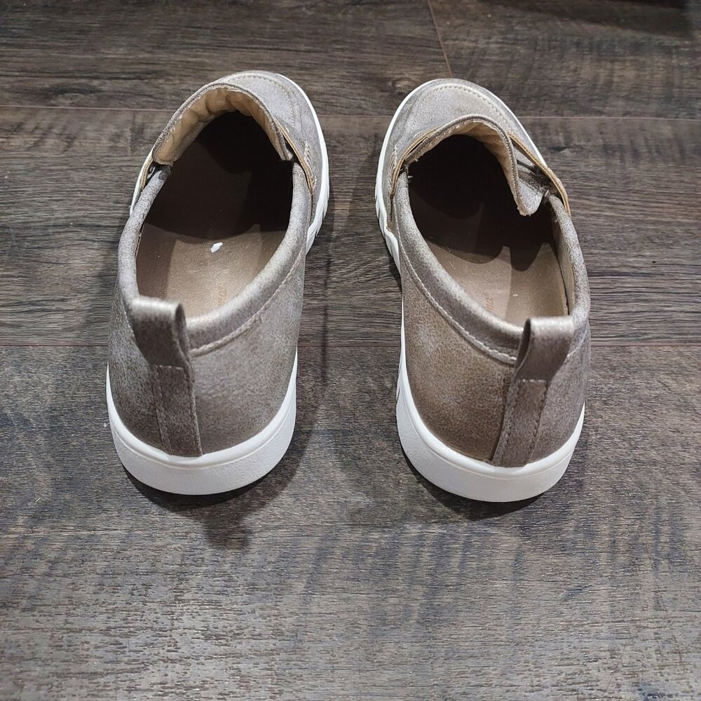 Tommy Bahama Gold Slip On Loafers Size 6.5 Preppy - Picture 5 of 9